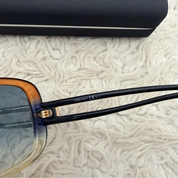 Givenchy Multicolor GV7106/S Oversized Square Sunglasses display picture 3